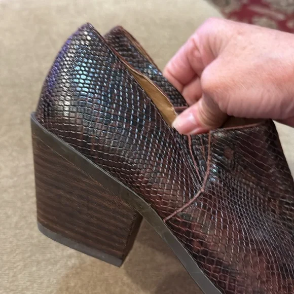 Lucky Brand Womens Snake Print Low Ankle Bootie Brown 8.5 (TD) - Picture 3 of 7